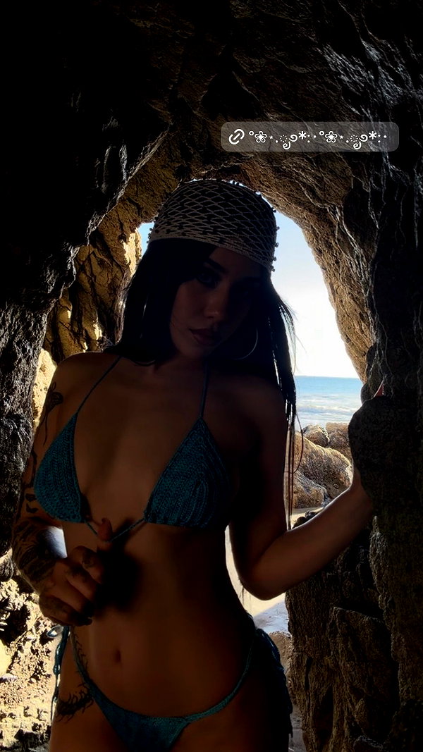 vanessa.julienne instagram image archive image