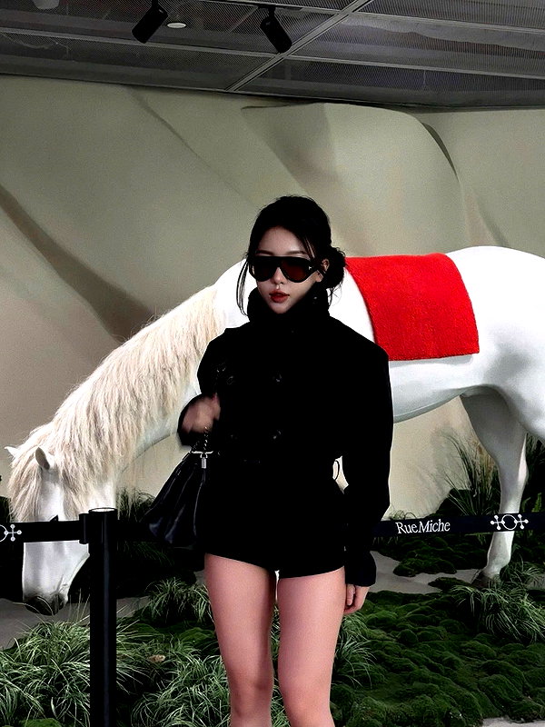 lyhythuedoxinh instagram image archive image