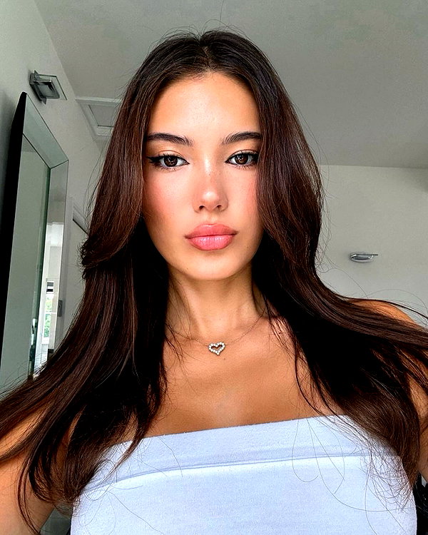 baddiesessence instagram image archive image