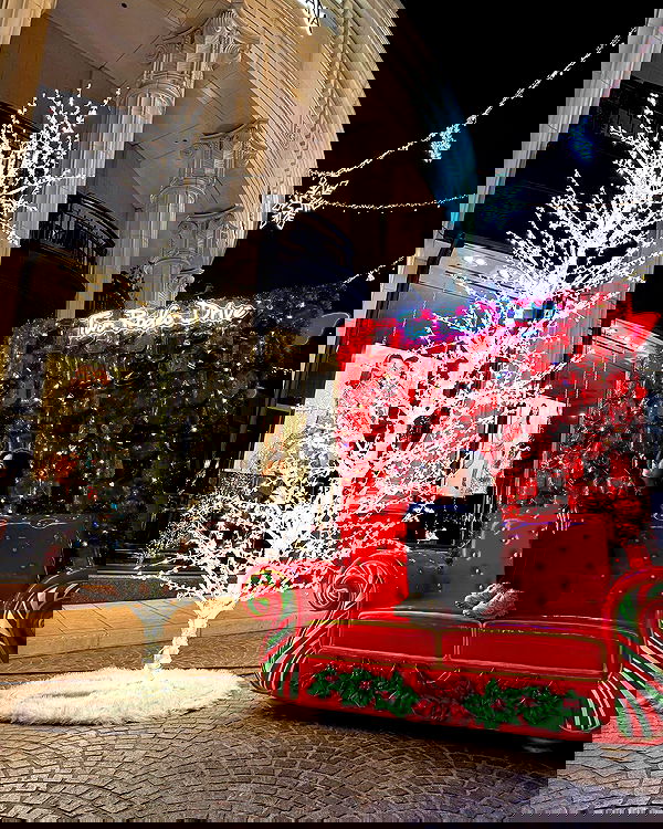 giuliahere giuliahere archive image