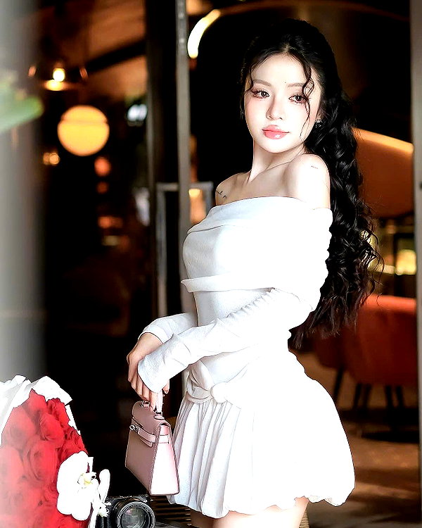 lyhythuedoxinh instagram image archive image