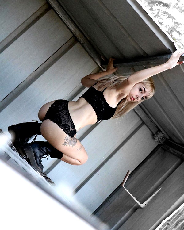 karin_orhov instagram image archive image