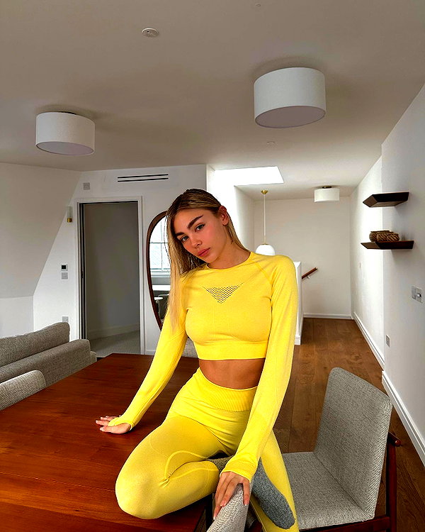 maya.keyy instagram image archive image