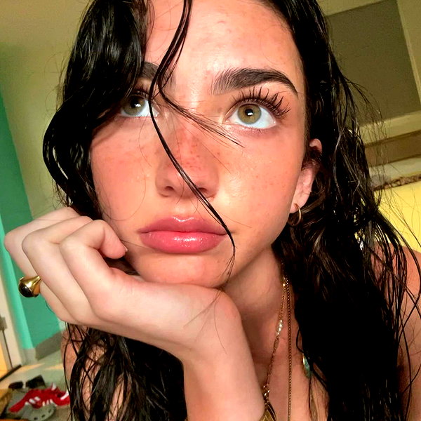 elizabrowne_ instagram image archive image