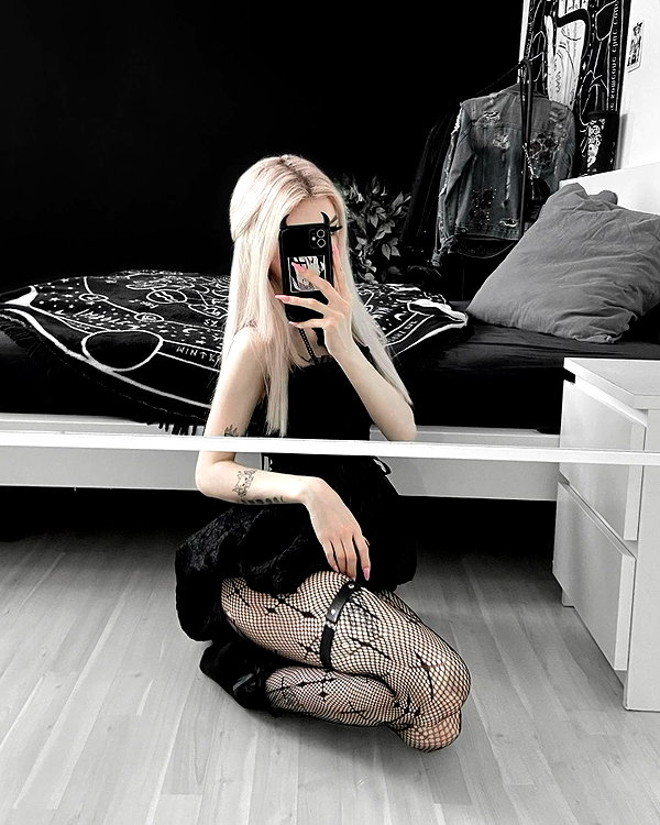_lia.moon archive image
