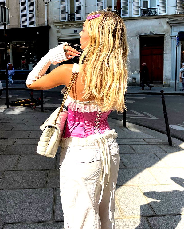maya.keyy instagram image archive image