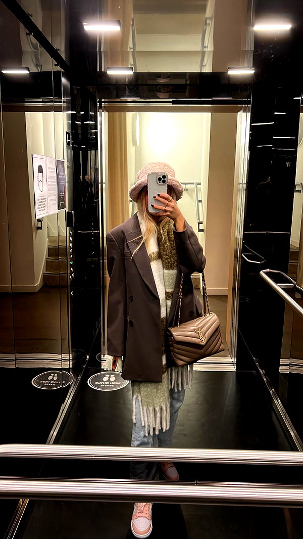barzomer instagram image archive image