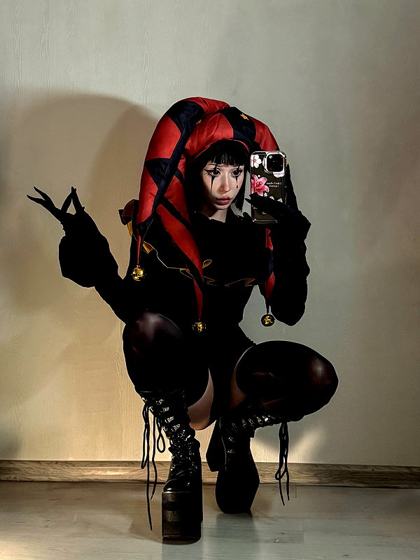 zira_merz instagram image archive image