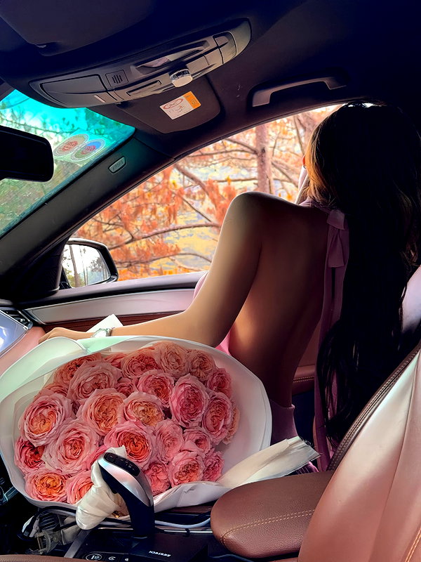 lyhythuedoxinh instagram image archive image