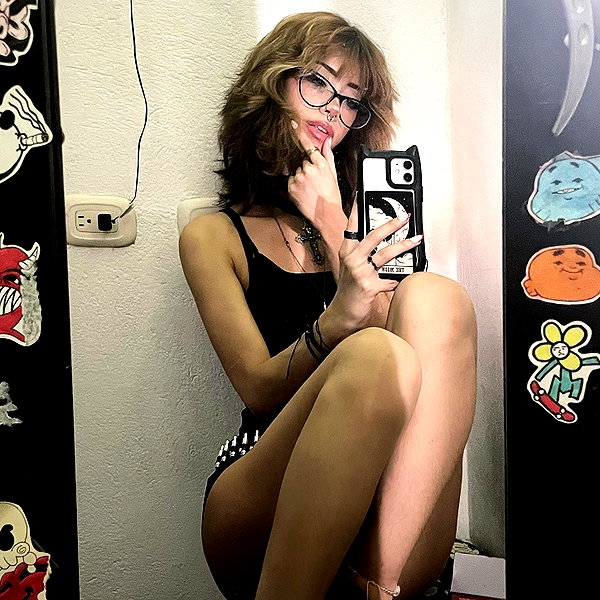 shevaal_x instagram image archive image