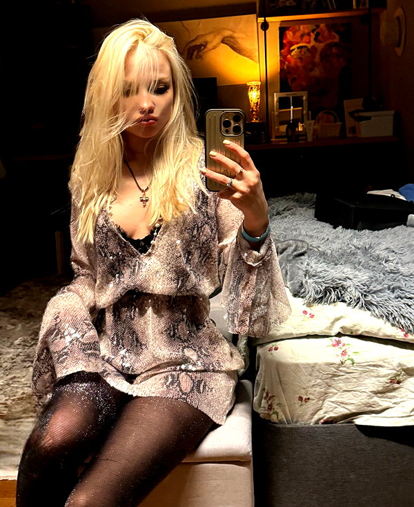 aseynat0r instagram image archive image
