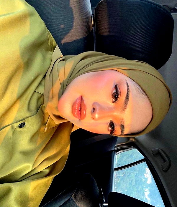baddiesessence instagram image archive image