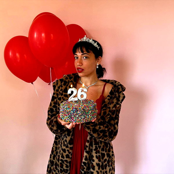 romi_henenson instagram image archive image