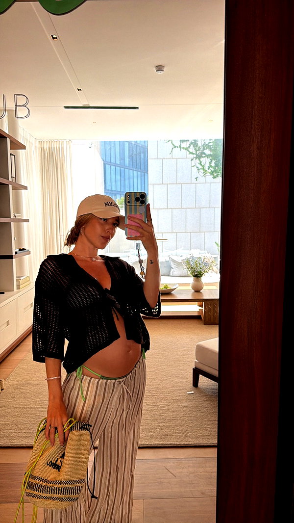 annezivi instagram image archive image