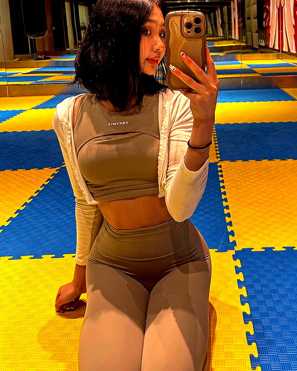 indra0102_ instagram image archive image
