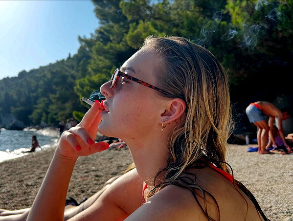 lili.hart1 instagram image archive image
