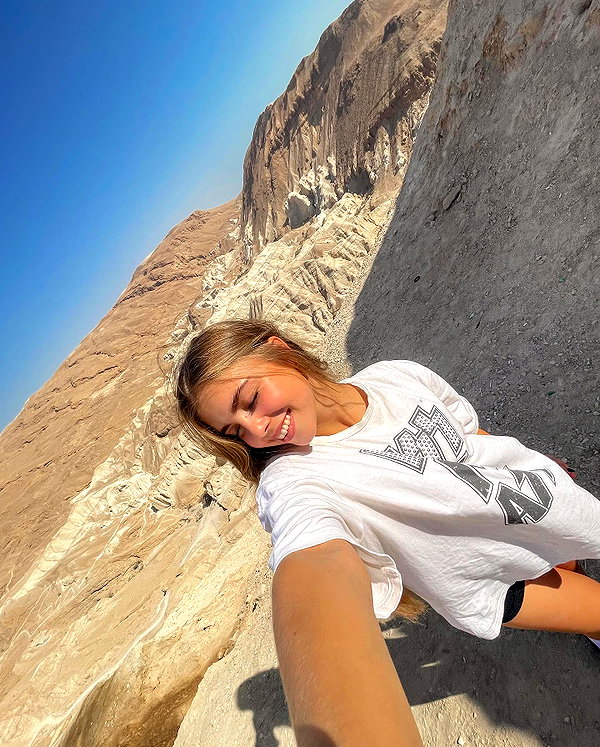 mishel_d_ instagram image archive image