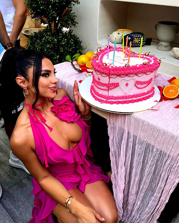 godbless_jess instagram image archive image