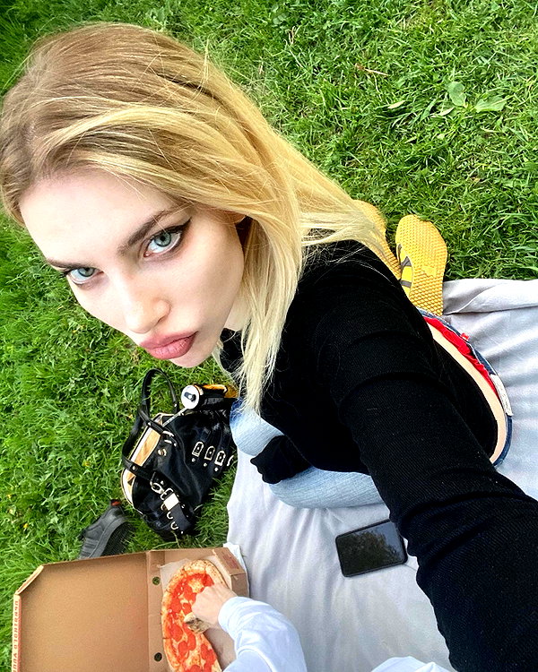 anya4everr instagram image archive image