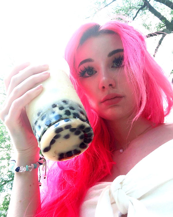 danielle.mercedie instagram image archive image