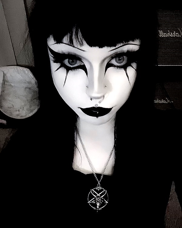 kittenfangsxx instagram image archive image