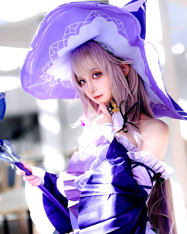 miee_cos instagram image archive image