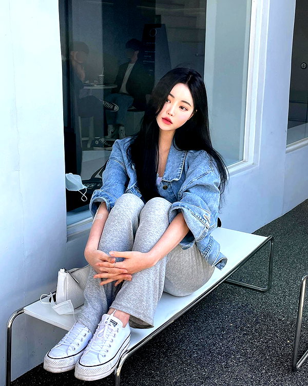 daxbin instagram image archive image