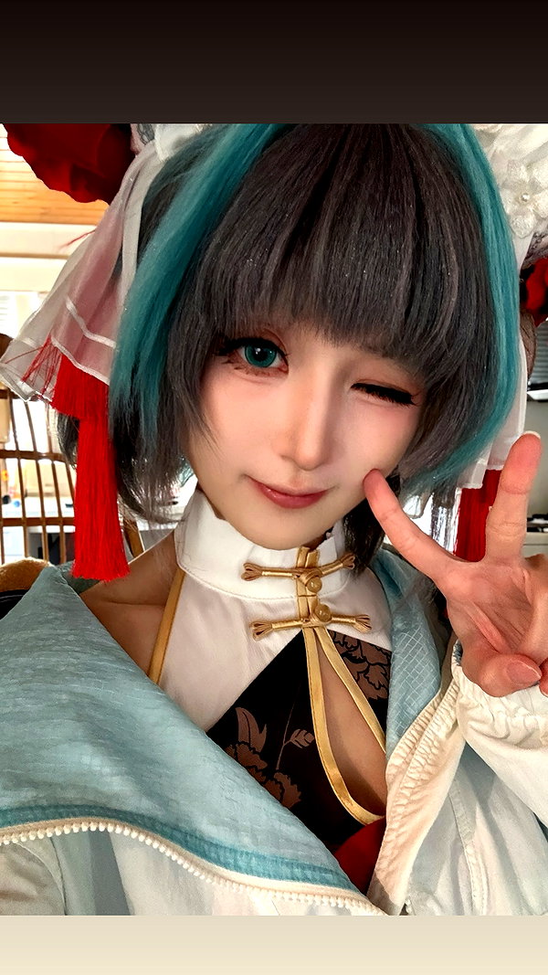 miee_cos instagram image archive image