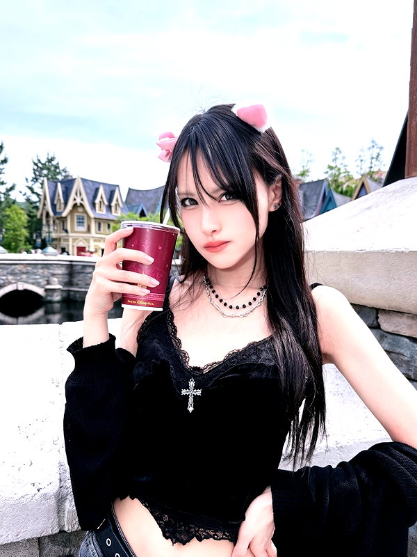 yamikumo_leisa instagram image archive image