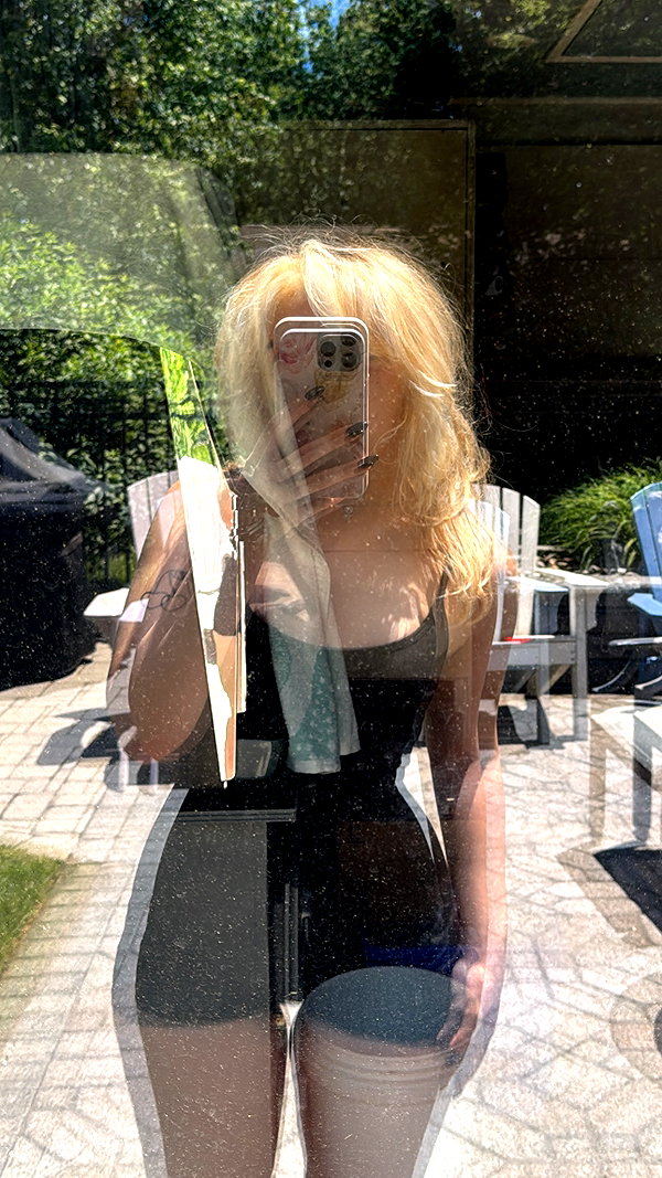 v.qx instagram image archive image