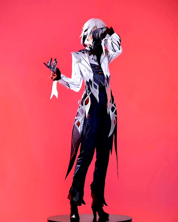 gallery_cosplayer instagram image archive image
