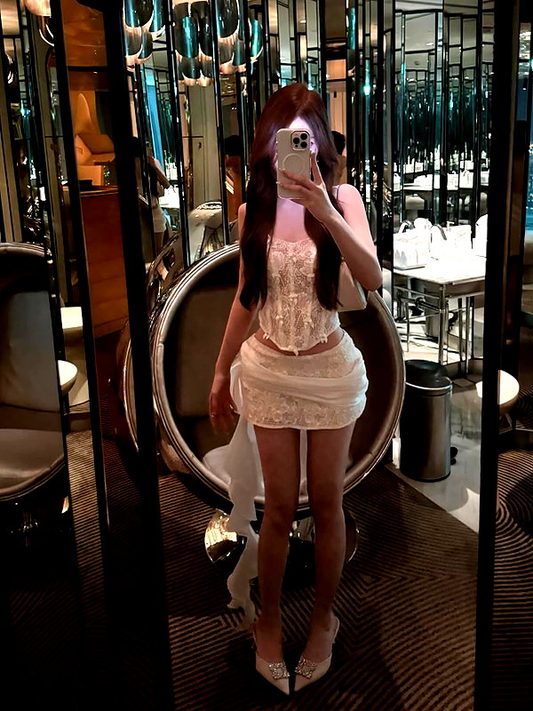 lyhythuedoxinh instagram image archive image