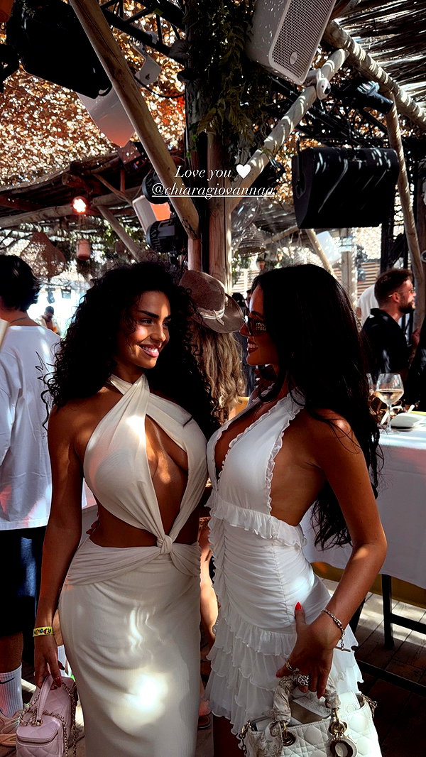zoeliss instagram image archive image