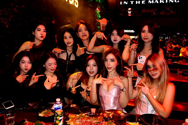 lyhythuedoxinh instagram image archive image