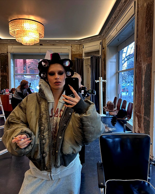 karolinaawasik instagram image archive image