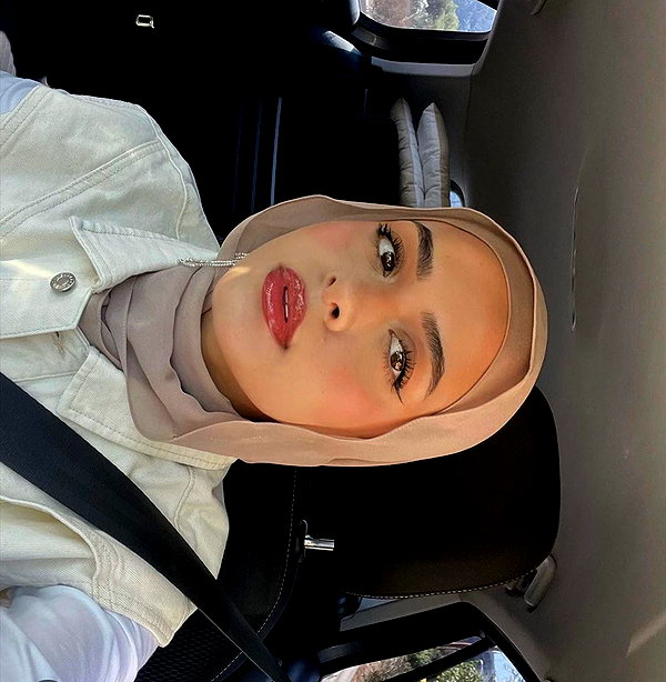 baddiesessence instagram image archive image