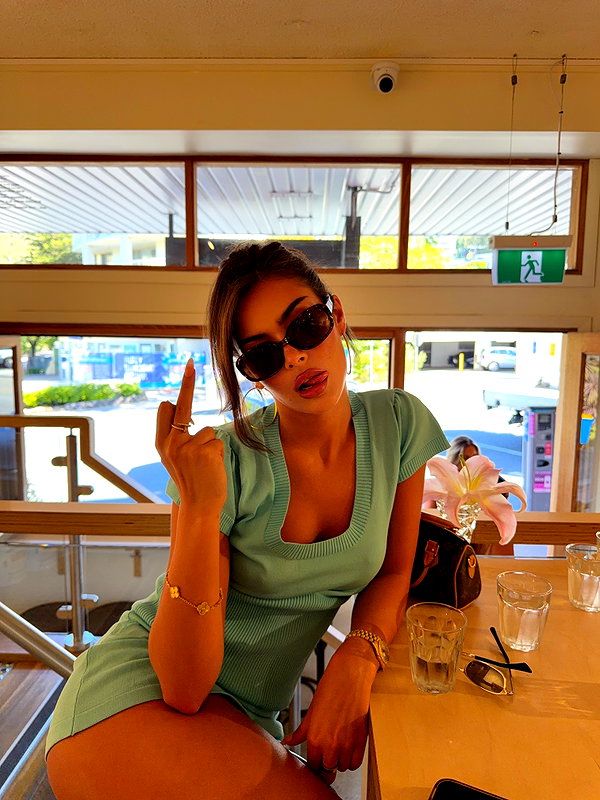 oliviaphillipps instagram image archive image