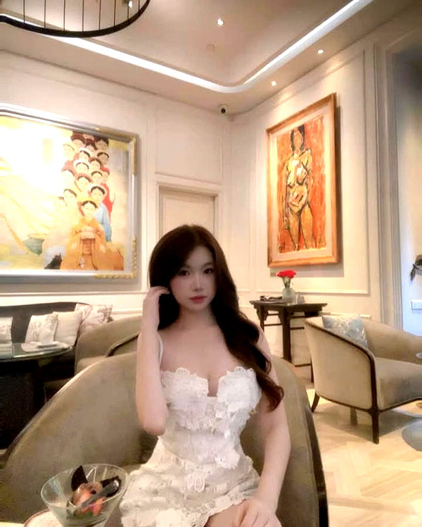 lyhythuedoxinh instagram image archive image