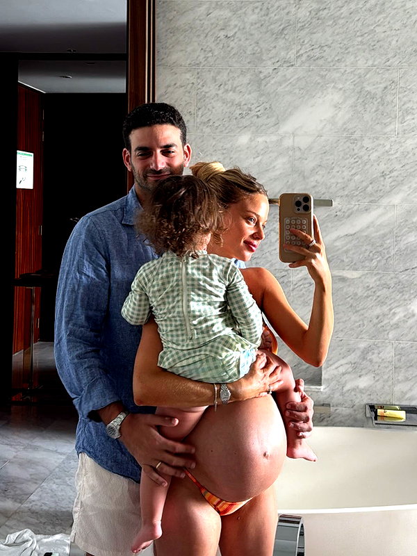 barzomer instagram image archive image