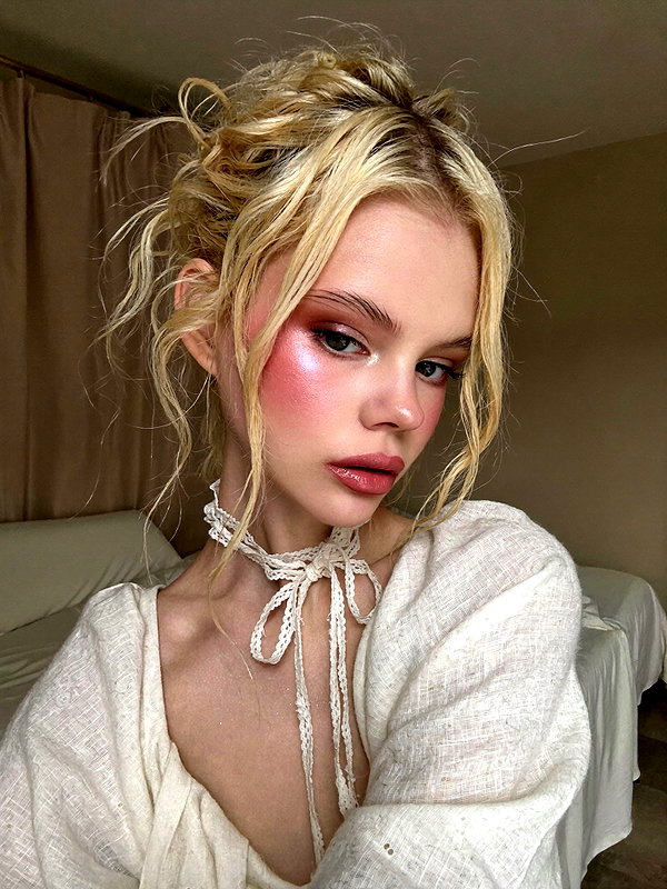 alisen.mari instagram image archive image