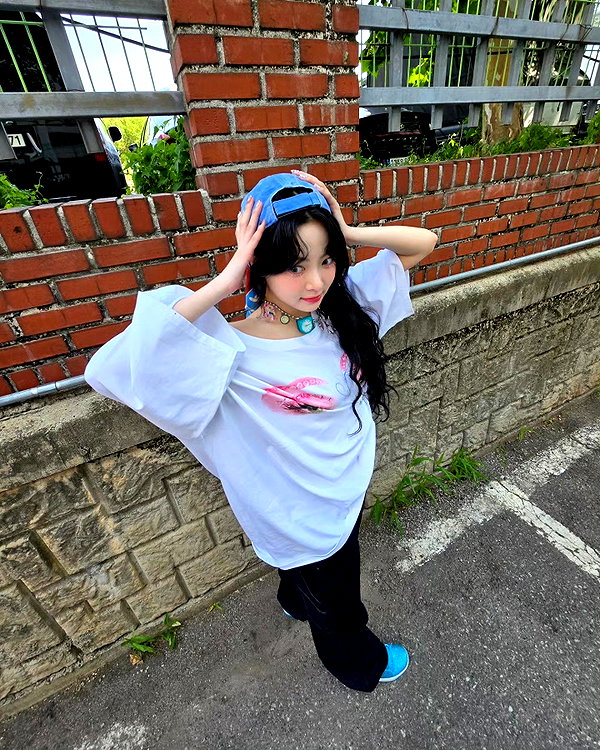 hhh.e_c.v instagram image archive image