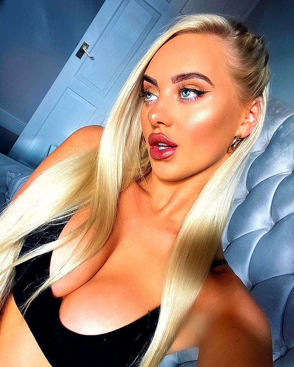 rhiannonbluee instagram image archive image