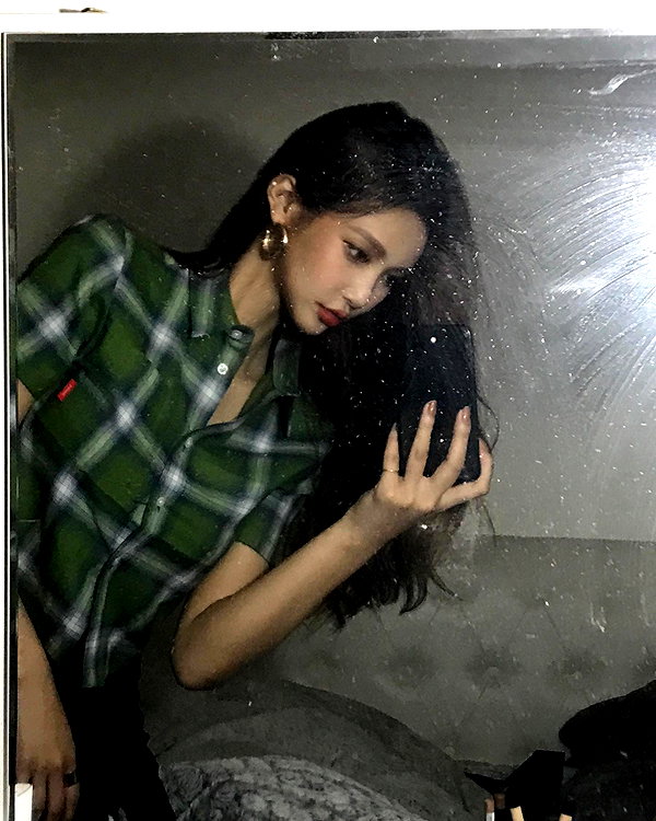 Archived image from @heroineseen on Instagram