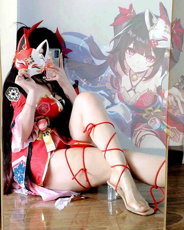 gallery_cosplayer instagram image archive image