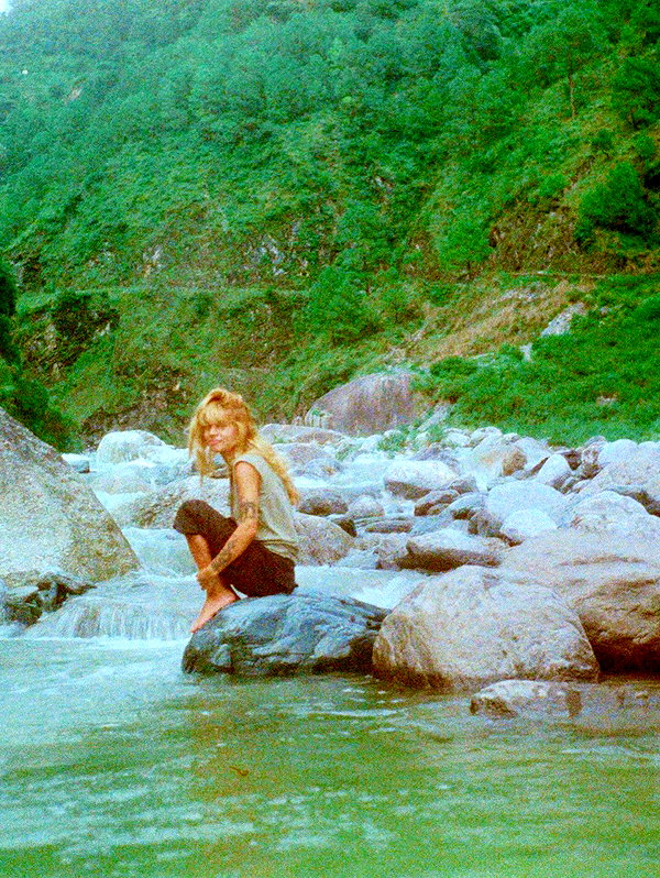 ronyida_ instagram image archive image