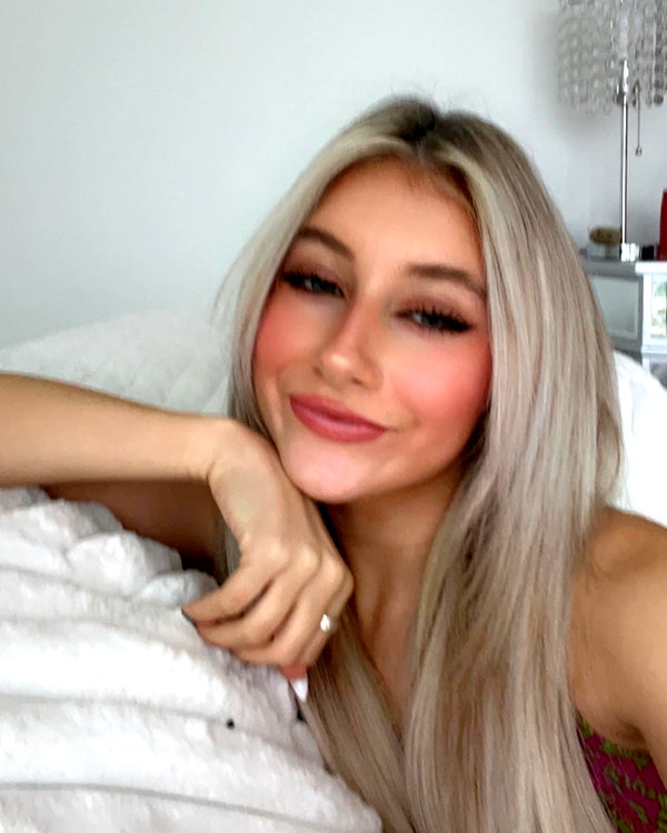 ellianawalmsley instagram image archive image