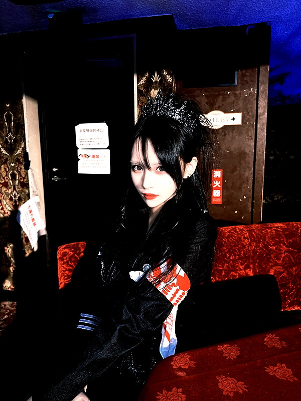 yamikumo_leisa instagram image archive image