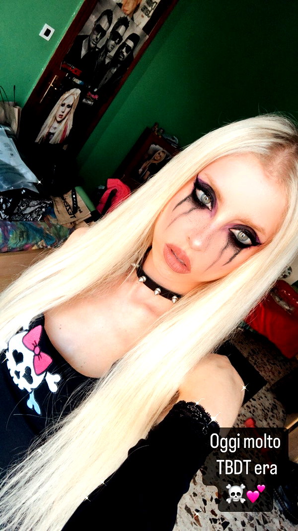 roxiechelon2 archive image