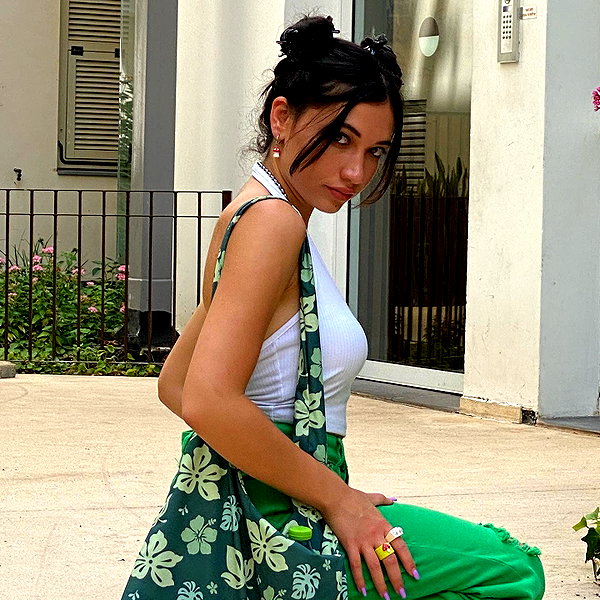 romi_henenson instagram image archive image