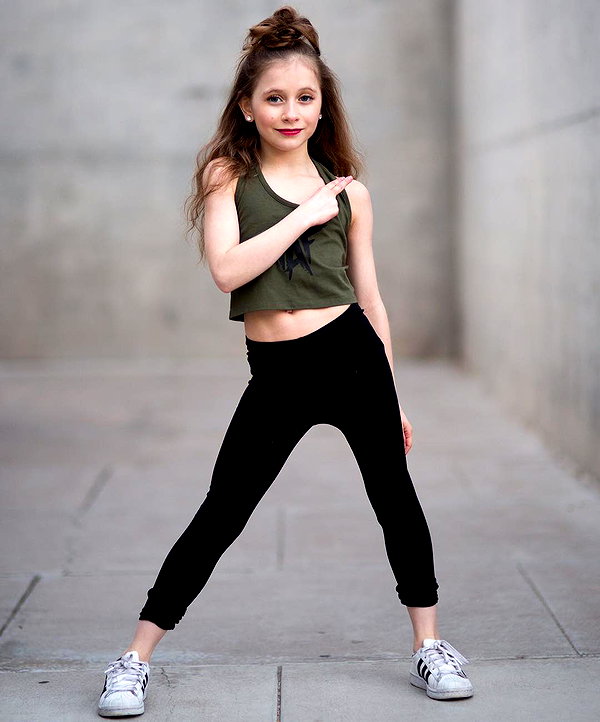 ellianawalmsley instagram image archive image